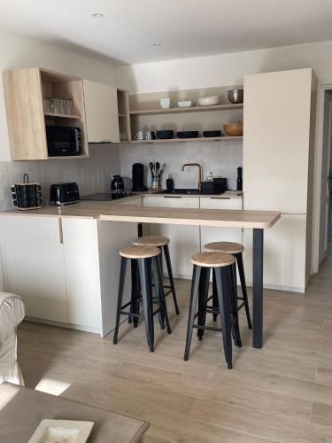 Duplex Place Des Lices in Saint-Tropez, France