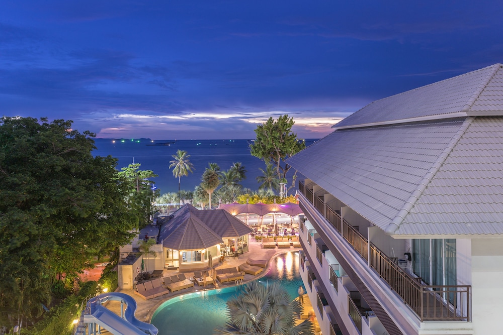 Pattaya Discovery Beach Hotel SHA Extra Plus — hotel in Pattaya