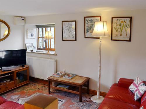 Cruck Cottage