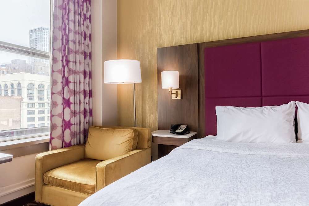 Hampton Inn Majestic Chicago Theatre District - photo 23