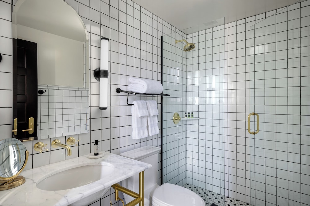 The Avery Hotel - photo 10