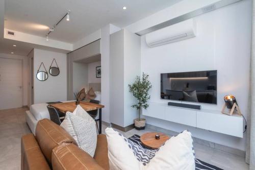 Style & Comfort at The Rubik 2102B