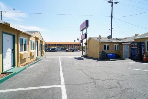 Signal Hill Motel Beach Motel - photo 20