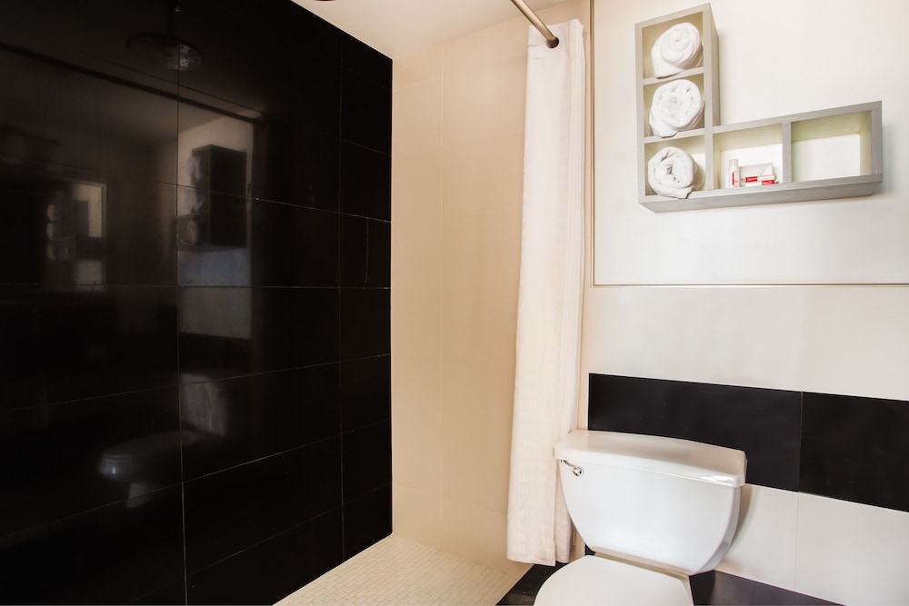Arya Blu Inn & Suites - photo 23