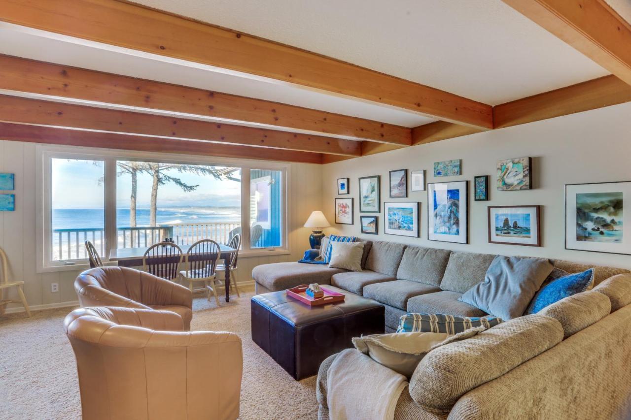 Spectacular Seaside Surf View Home — 4-Star Luxury Hotel in Seaside, United States