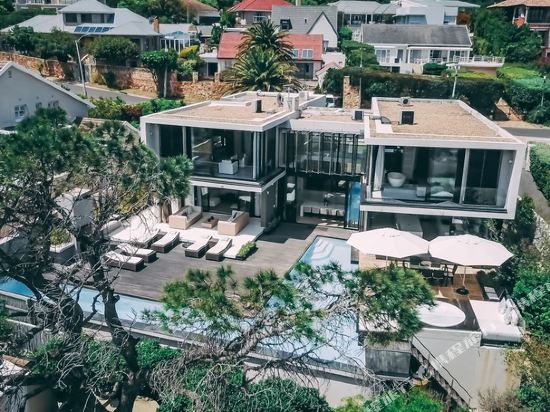 Serenity Villa — 5-Star Luxury Hotel in Camps Bay, South Africa