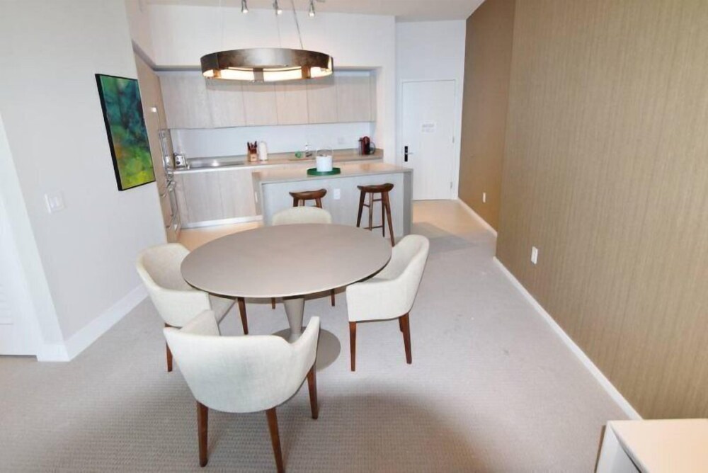 Superb Ocean & Bay View 1 Bed 1 Bath @ Hyde Beach Resort - photo 8