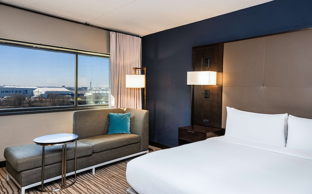 DoubleTree by Hilton Hotel Newark Airport - photo 14