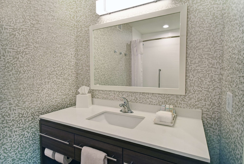 Home2 Suites by Hilton Beloit - photo 24