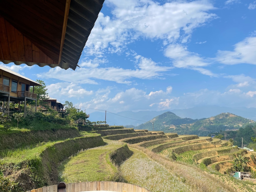 Bong Benh Retreat in Unknown City, Vietnam