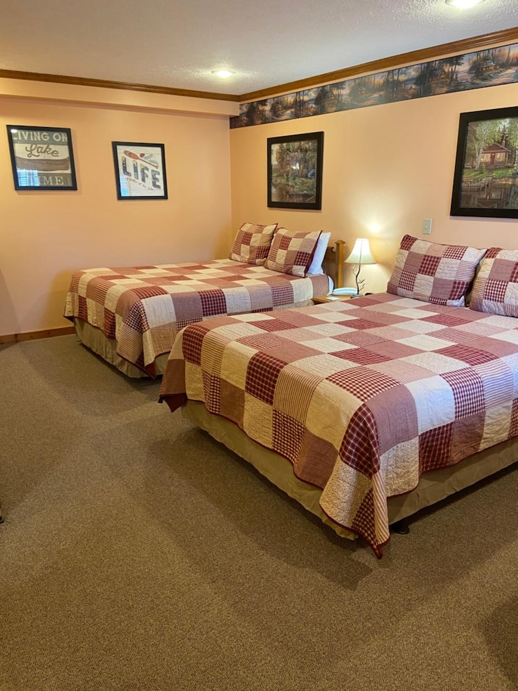 The Garrett Inn - photo 24