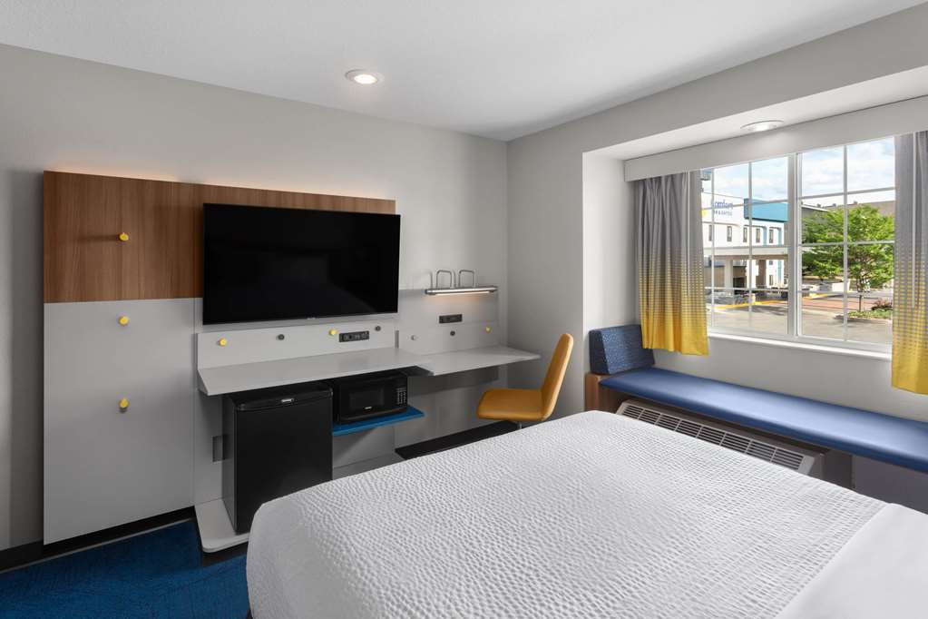 Microtel Inn & Suites by Wyndham Rapid City - photo 15