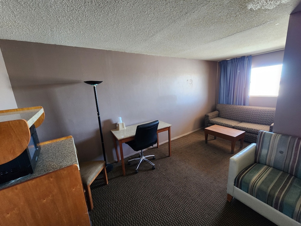 Satellite Inn - photo 15