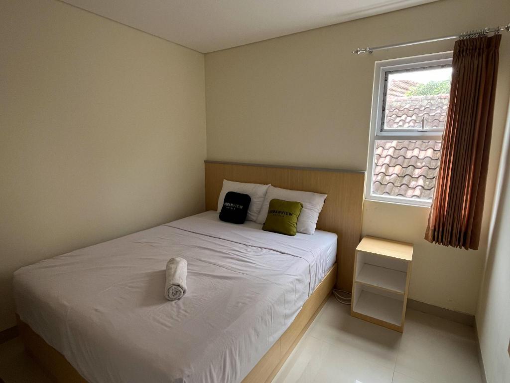 Urbanview Indria Inn Solo by RedDoorz in Surakarta, Indonesia