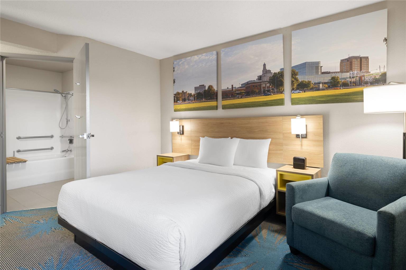 Days Inn By Wyndham Davenport - photo 12