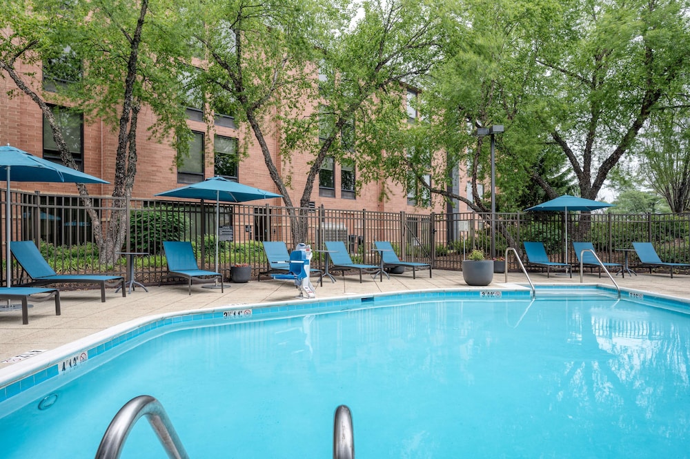 Hampton Inn Baltimore White Marsh - photo 48