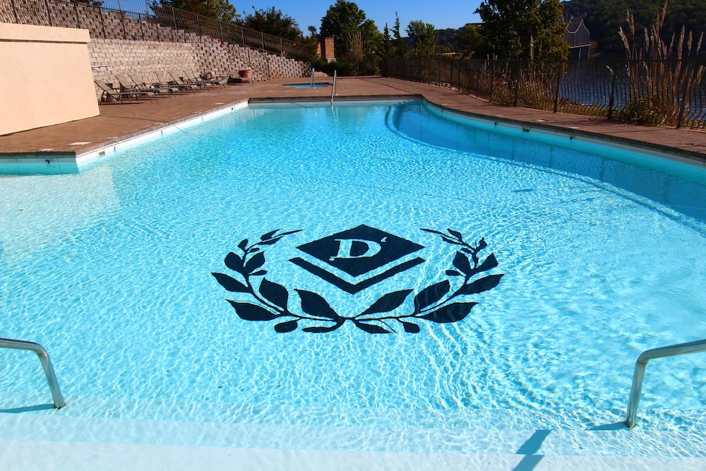 D'Monaco Luxury Resort - photo 44