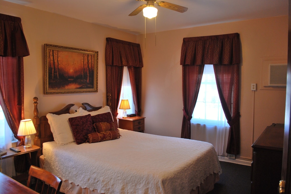 The Inn on Third - photo 14