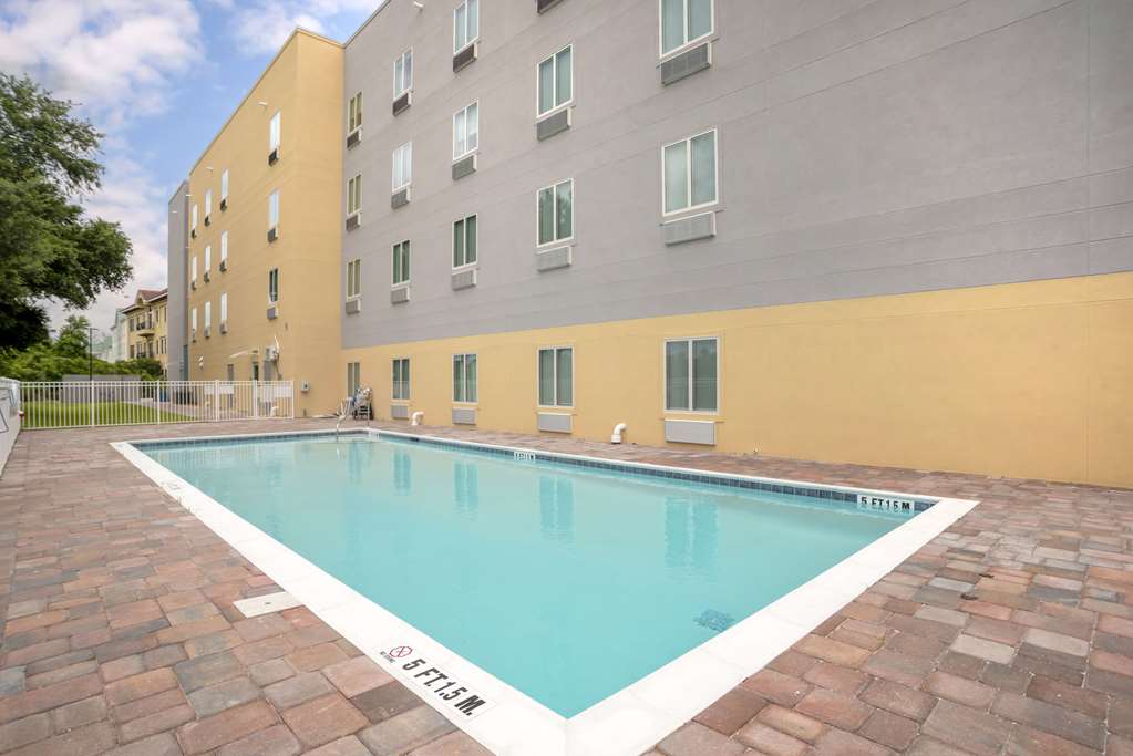 Comfort Inn and Suites Destin Near Henderson Beach - photo 40