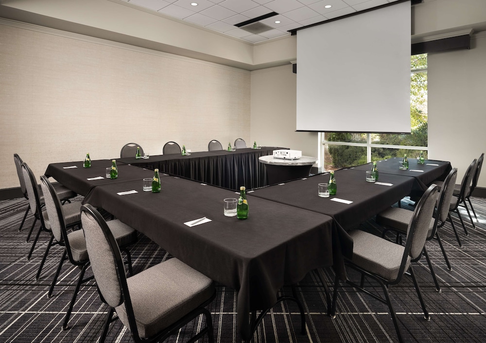 Hilton Charlotte Airport - photo 52