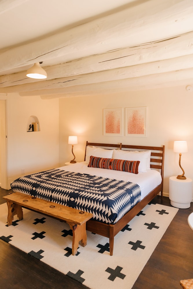 Pueblo Bonito Inn - featured photo