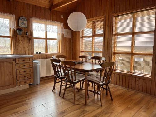 Cozy Cabin near Golden Circle Private Hot Tub