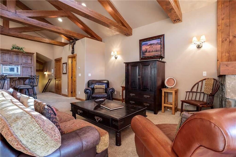 Eagles Nest Chalet — 4-Star Luxury Hotel in Steamboat Springs, United States
