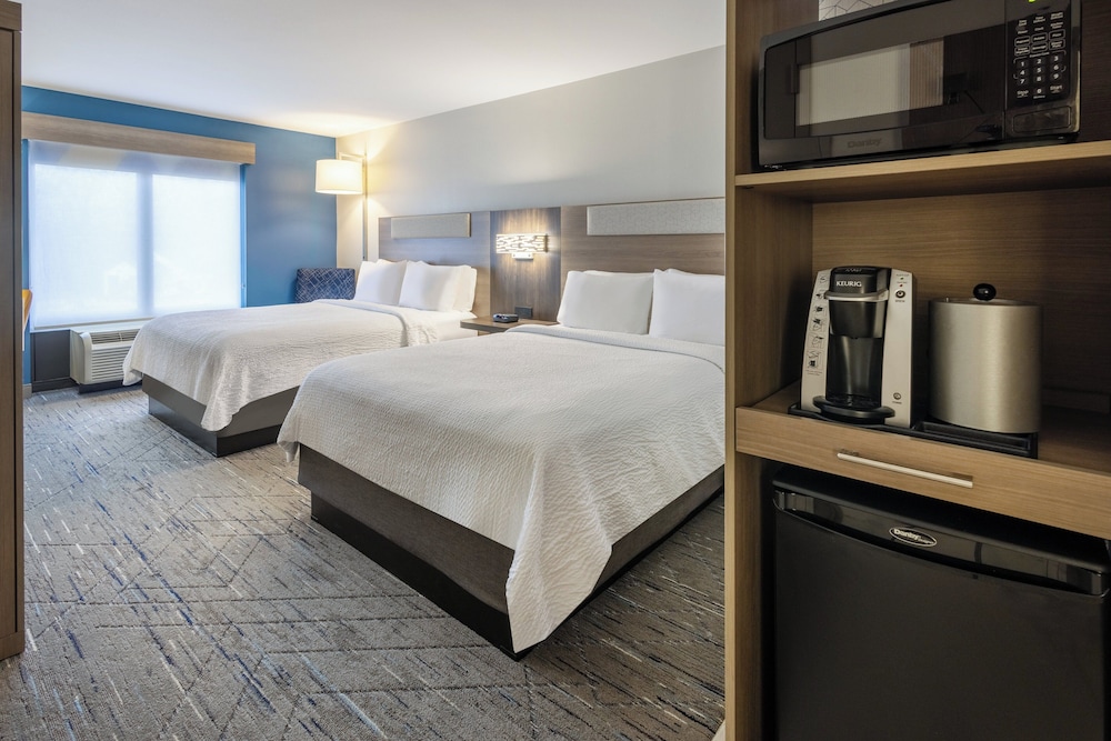 Holiday Inn Express & Suites Flowood by IHG - photo 16