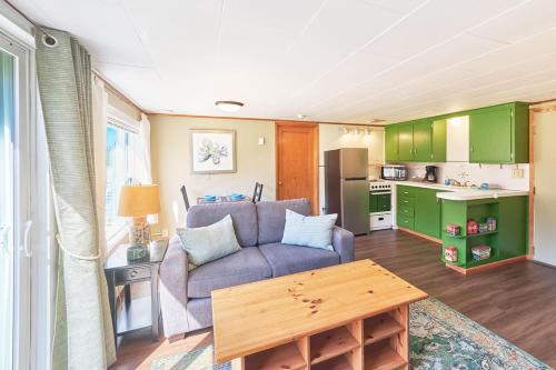 Anchorage Cottages #2 in Long Beach, United States