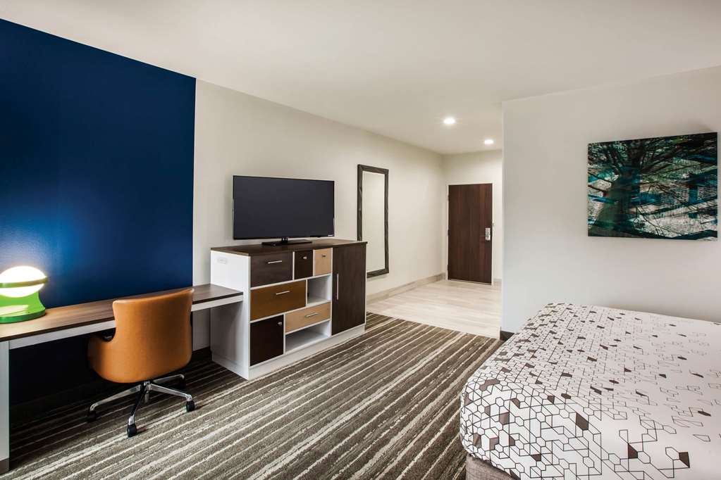 La Quinta Inn & Suites by Wyndham Owasso - photo 9
