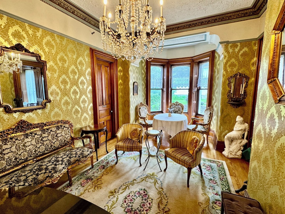Limestone Mansion - photo 29