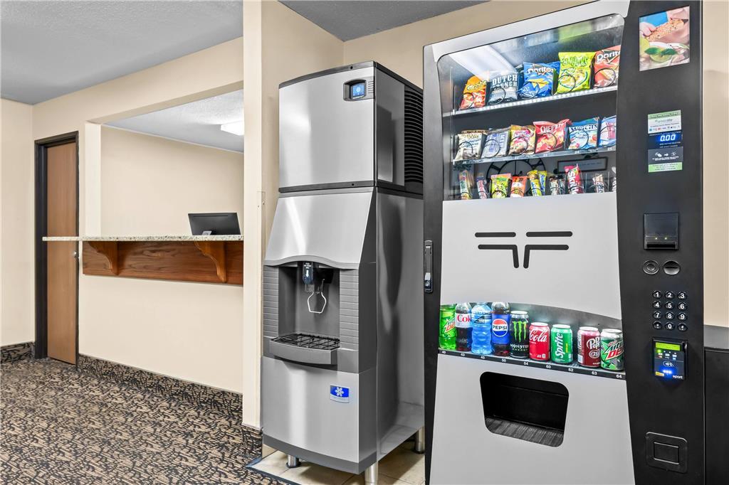 Super 8 by Wyndham Alexandria MN - photo 32