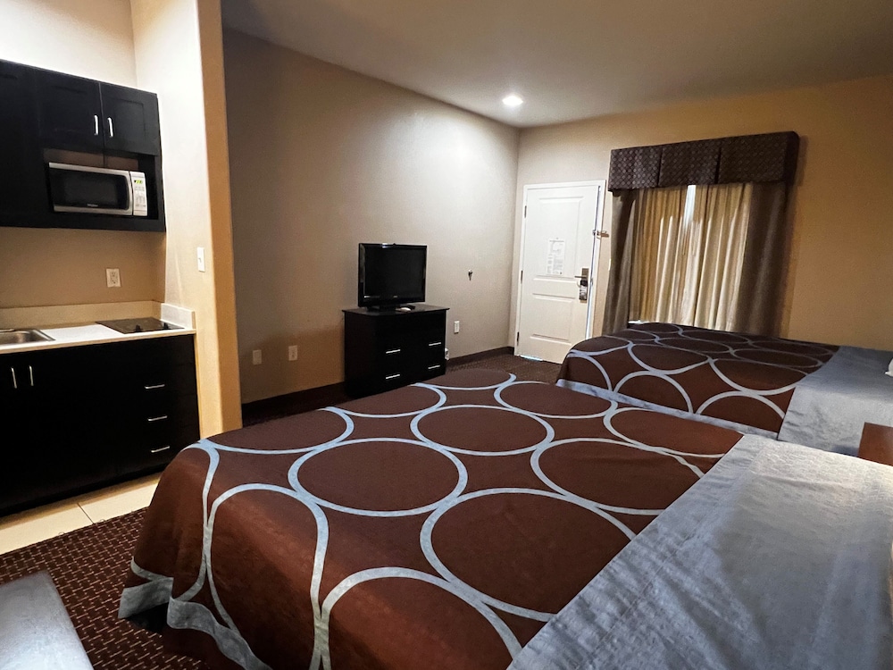 Super 8 by Wyndham Center - photo 8