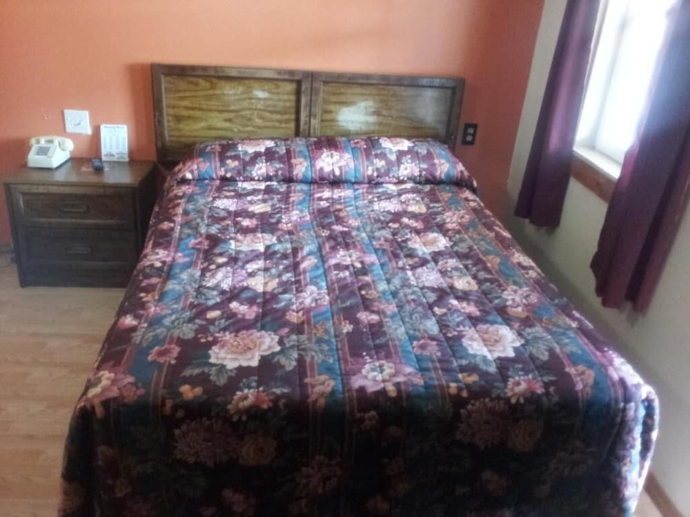 Mustang Motel - photo 12