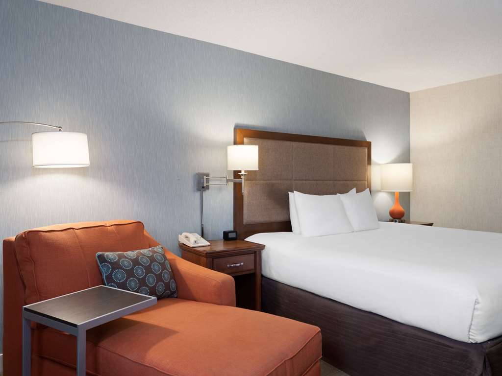Wingate by Wyndham St. Louis Airport - photo 13