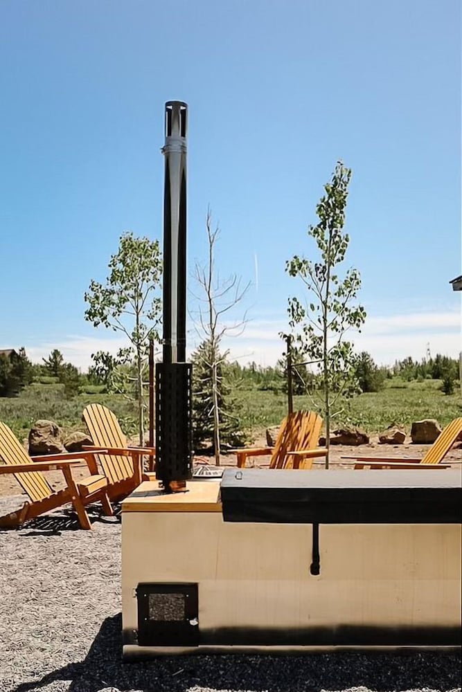 Yellowstone Peaks Hotel - photo 52