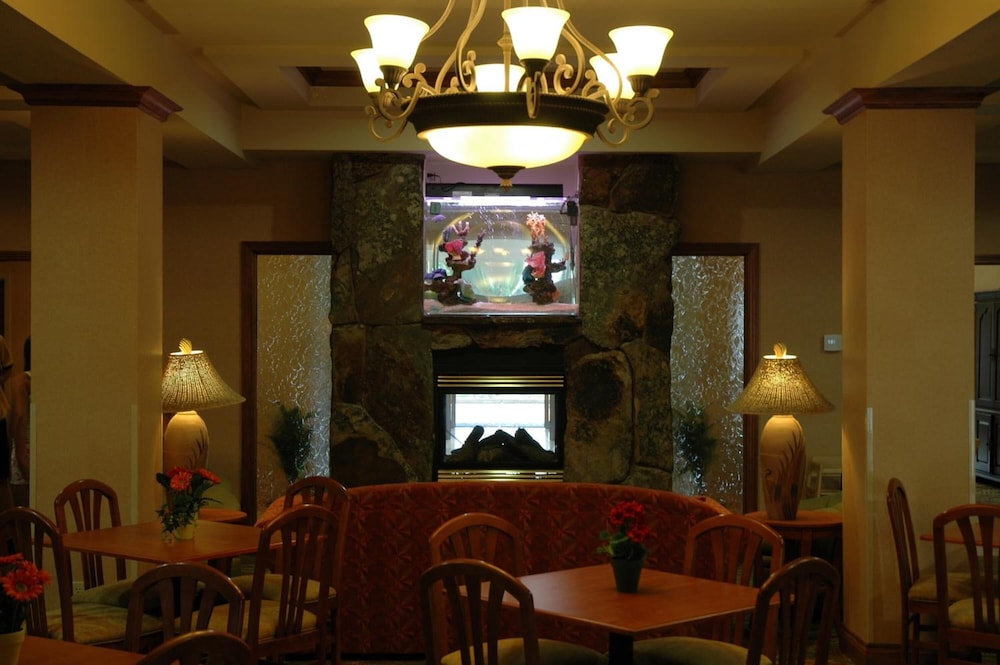 Triple Play Resort Hotel & Suites - photo 43