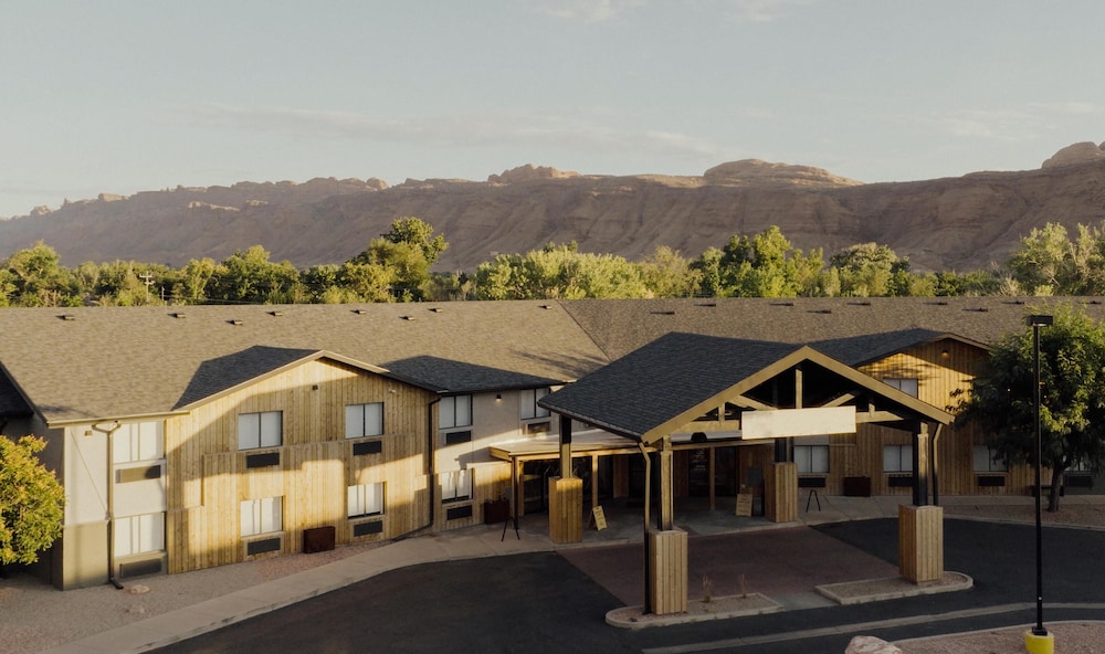 Slackline Moab Outset Collection by Hilton — hotel in Moab