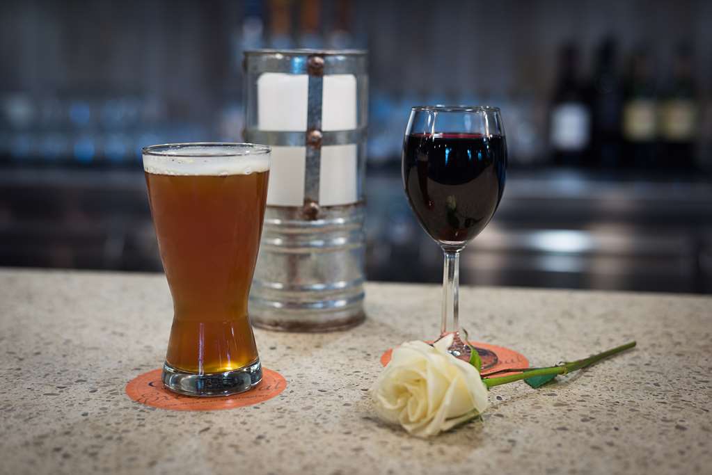 Oxford Suites Bellingham - photo 4