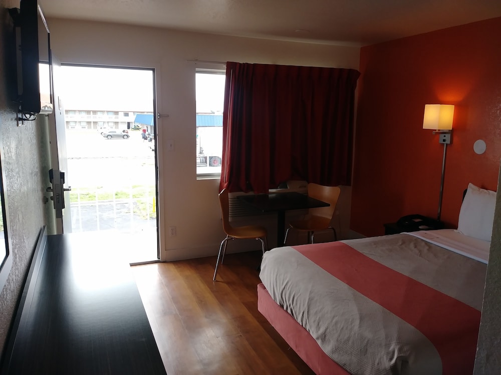 Motel6 Goodland KS - photo 7