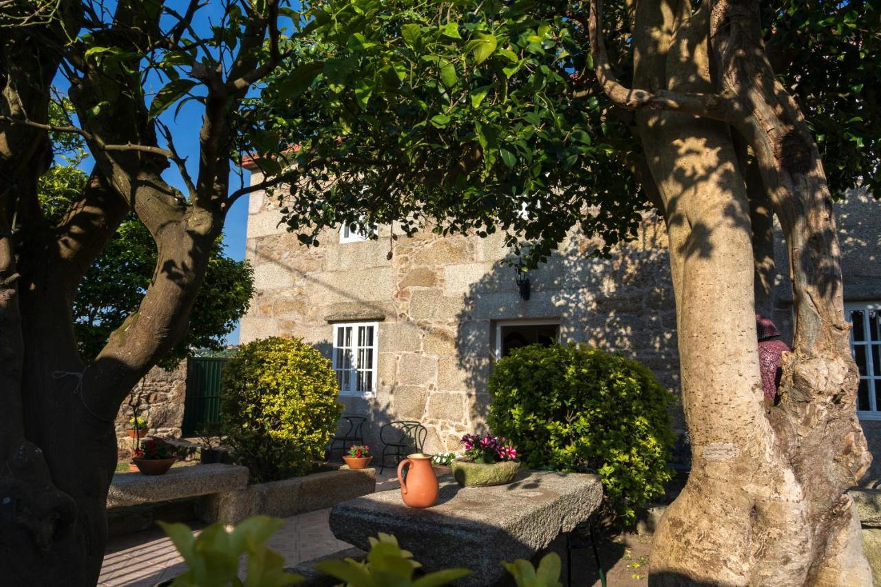Complejo Vacacional Aledicia — hotel in Ribeira