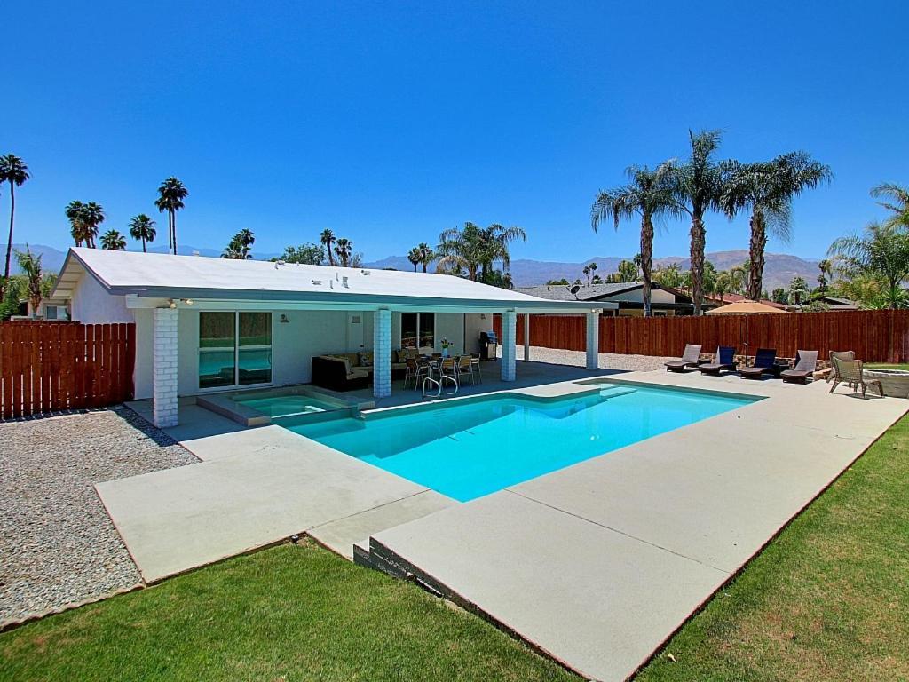 Escape To Palm Desert — Palm Desert