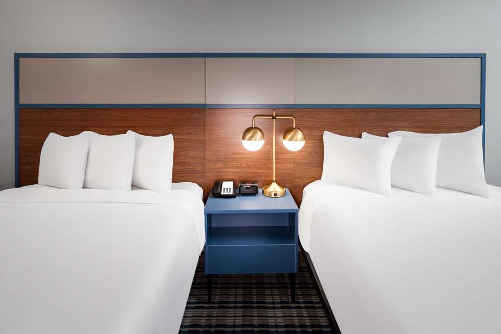 Super 8 by Wyndham Eagle River - photo 15