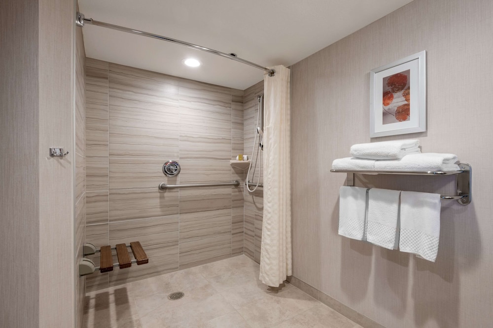 DoubleTree by Hilton Denver Aurora - photo 19