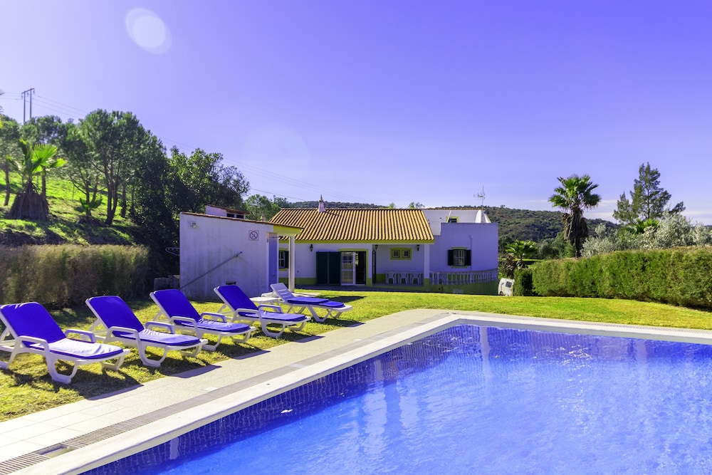 Villas2go2 Mimosa — 4-Star Luxury Hotel in Silves, Portugal