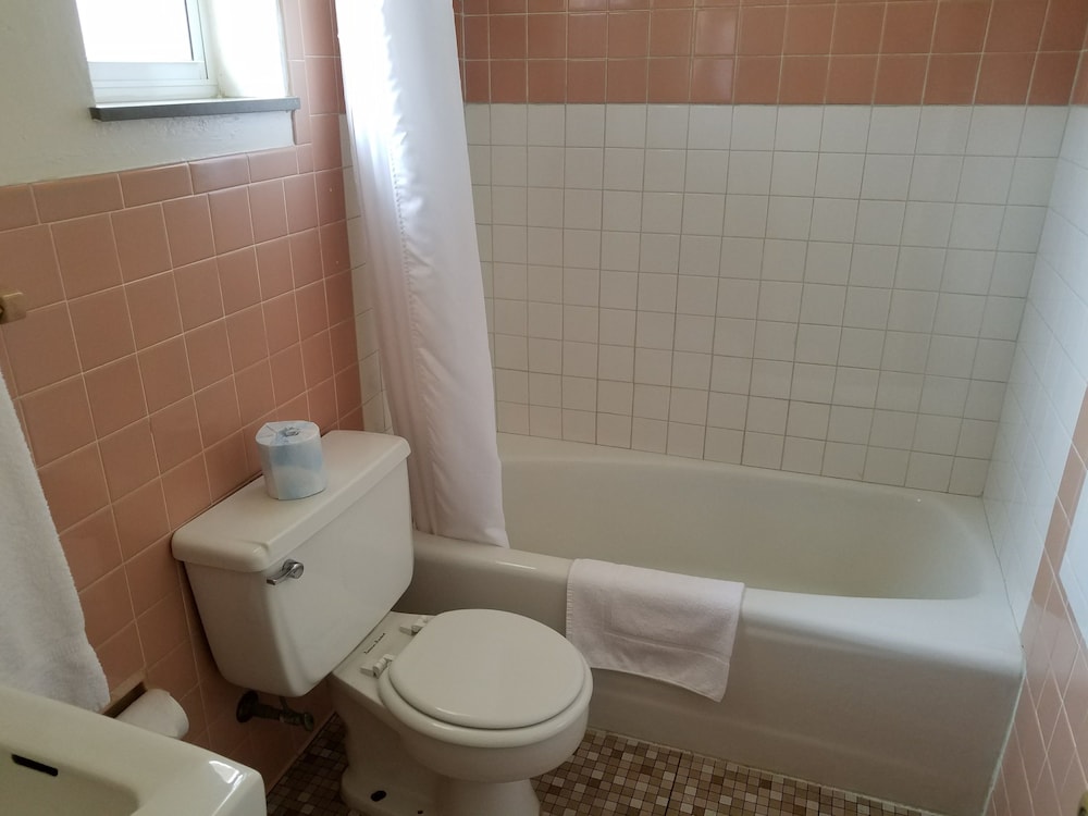 West Plains Motel - photo 52