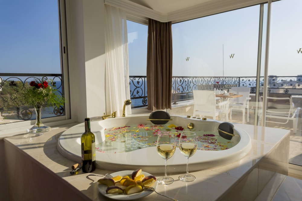 Wise Boutique Hotel & SPA