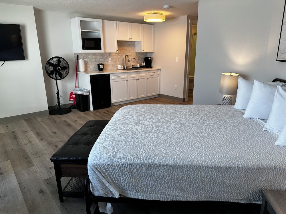 West Beach Suites - photo 49