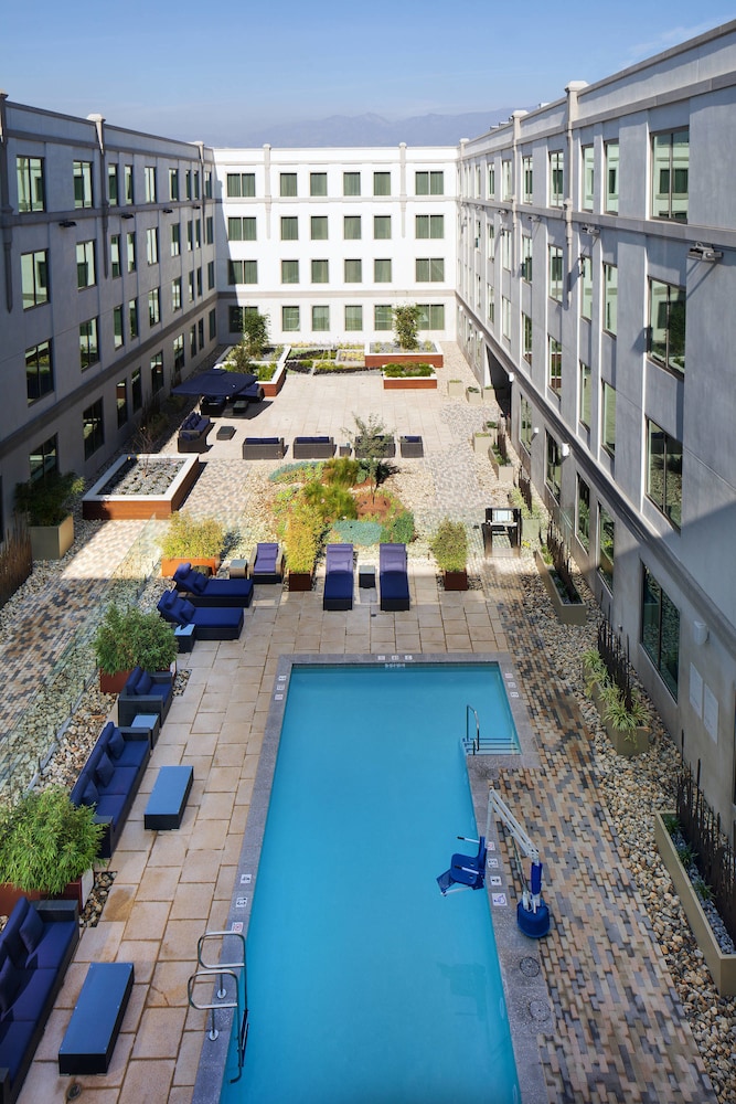 Sheraton Los Angeles San Gabriel - photo 9