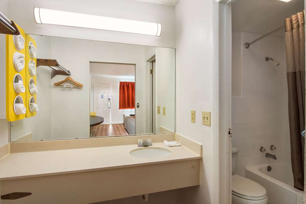 Motel 6 Warner Robins GA - photo 17